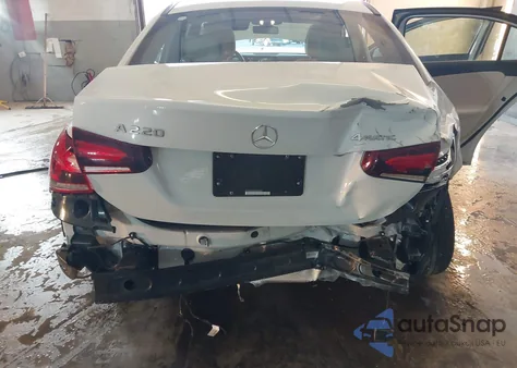 2020 Mercedes-Benz A 220 4Matic z USA, uszkodzony, nr VIN W1K3G4FB2LW043206